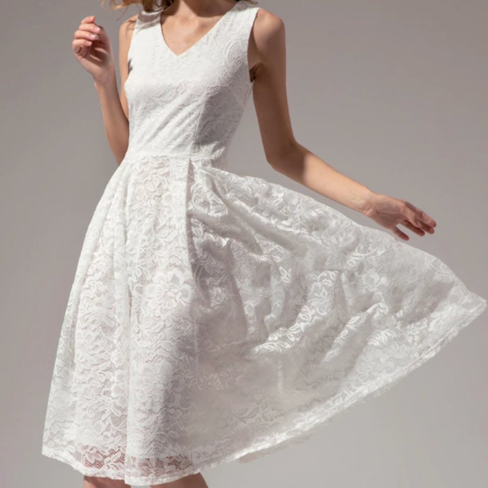 Zapaka - Medium - White V Neck Lace Dress